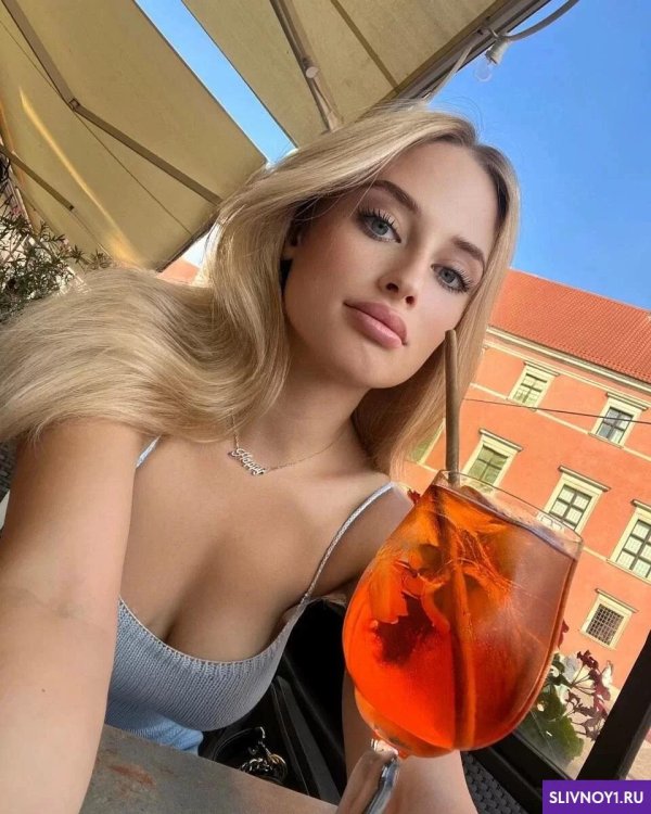 Ангелина блондинка голая в интимной фотосессии с шармом