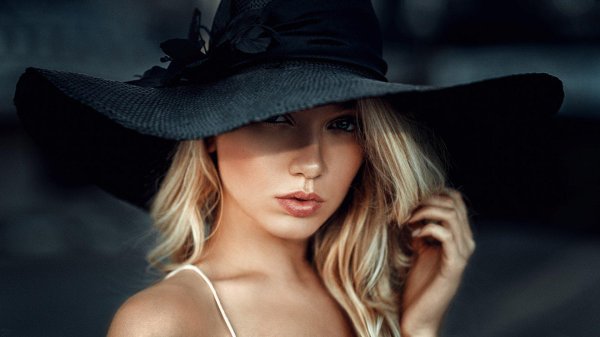 Maria popova георгий чернядьев, Блондинка в шляпе, Девушка в шляпе