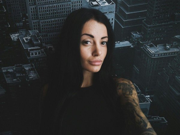 Тату модель Анна Сахарова