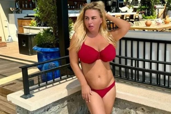 Анна семенович в купальнике, Певица анна семенович, Анна григорьевна семенович