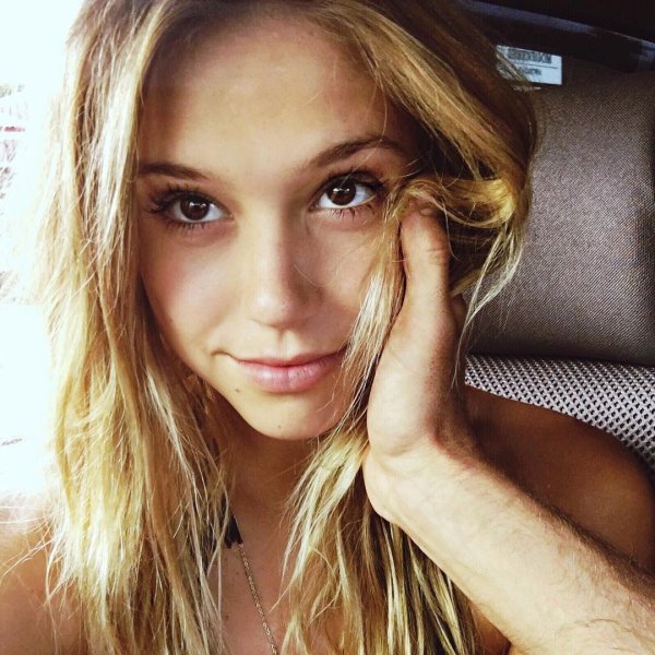 Алексис рен селфи, Алексис рен, Alexis ren