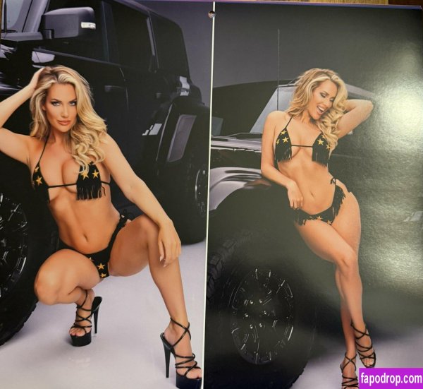 Paige Spiranac с привлекательной фигурой возле автомобиля