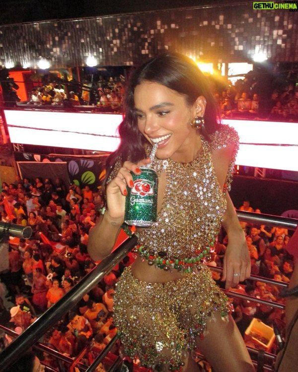 Bruna marquezine, Девушка, Платье с блестками