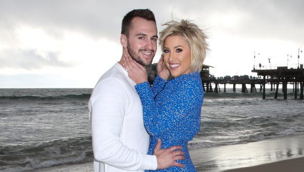 Привлекательная Savannah Chrisley в семейном кругу