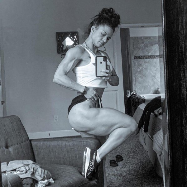 Renee enos, Fit lola montez, Фитоняшка
