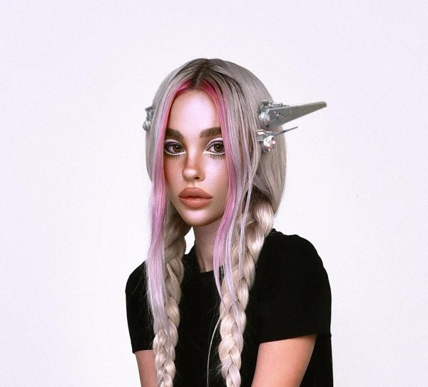 Певица билли айлиш, Pollydolll онлифанс, Девушка