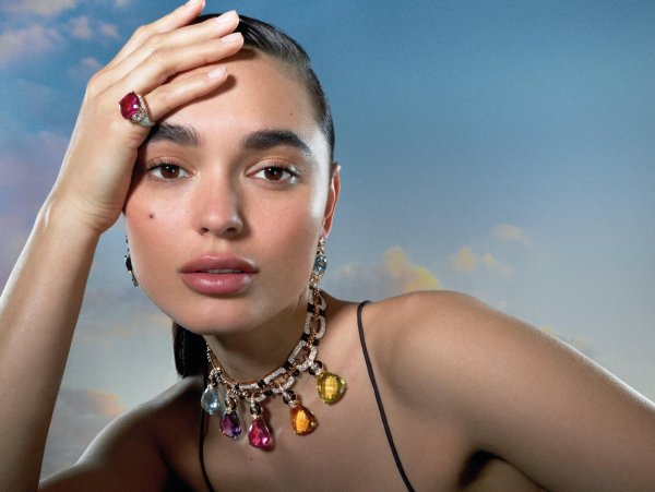 Роскошная коллекция Bvlgari в соблазнительных модных образах