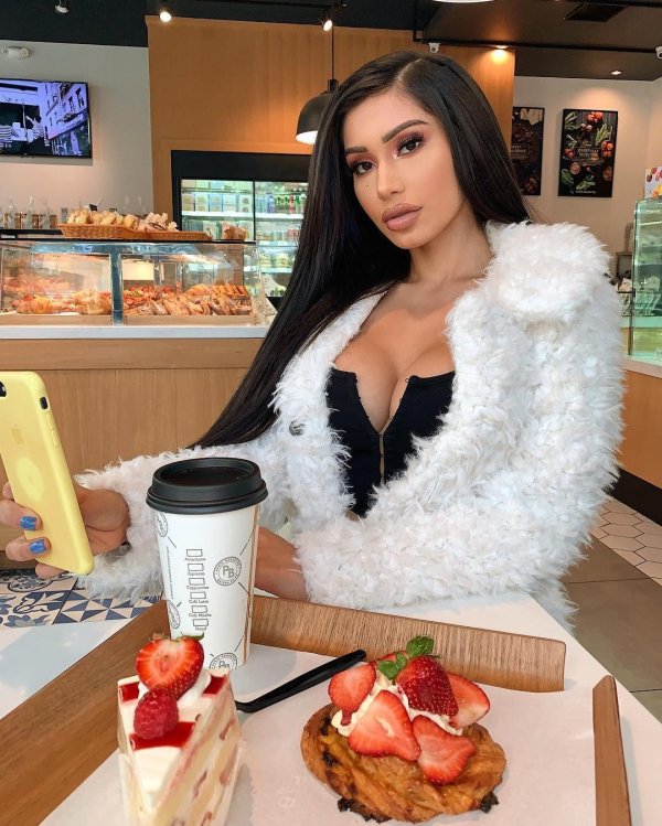 Janet guzman, Джанет гузман, Девушка