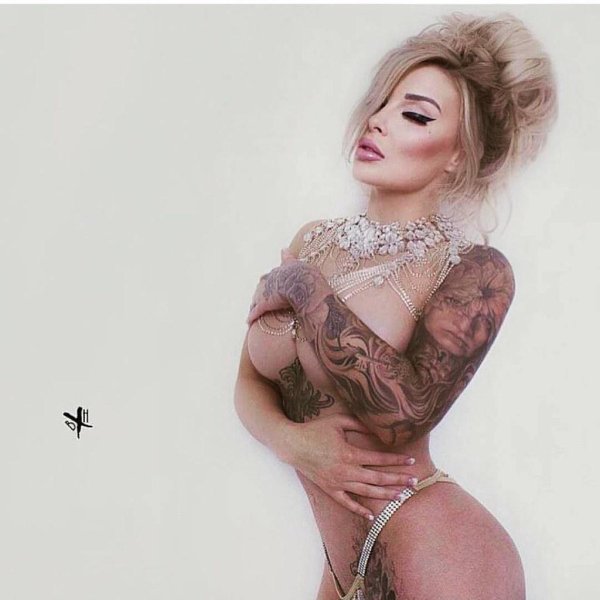 Ellie rayne, Модели с татуировками, Татуированные модели