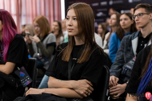 Очаровательная модель Елизавета Бондаренко на мероприятии