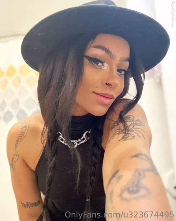 Christina bertevello, Leak onlyfans, Девушка
