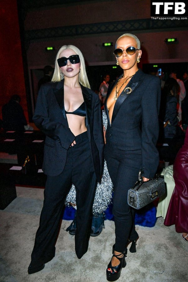 Очаровательная Lady Gaga в элегантном брючном костюме Versace