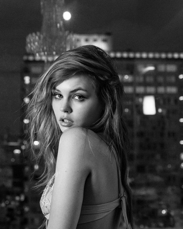Модель Anastasiya Scheglova в соблазнительном стиле