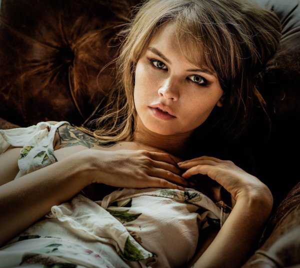 Hot модель Анастасия Щеглова в ню позе
