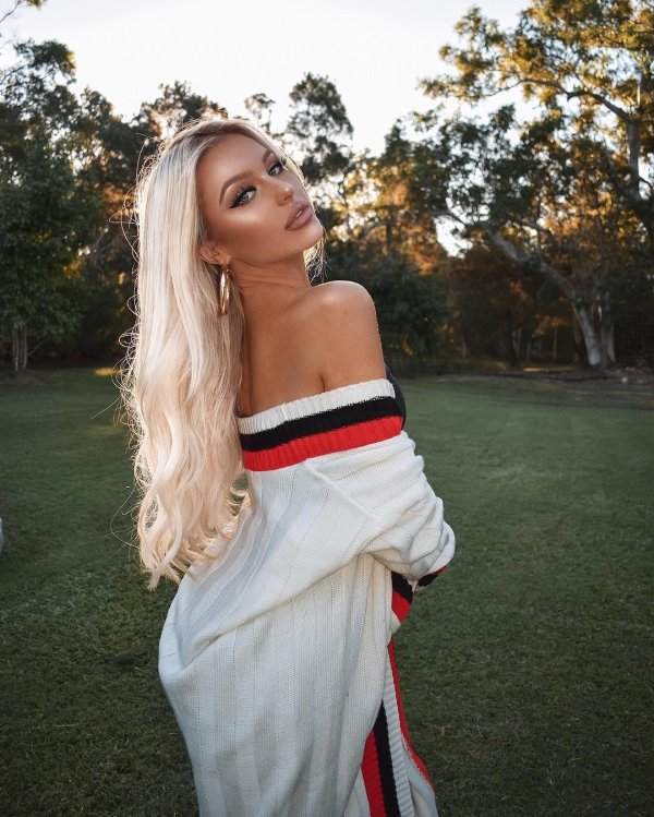 Пламенная блондинка Brookelle Mckenzie модель