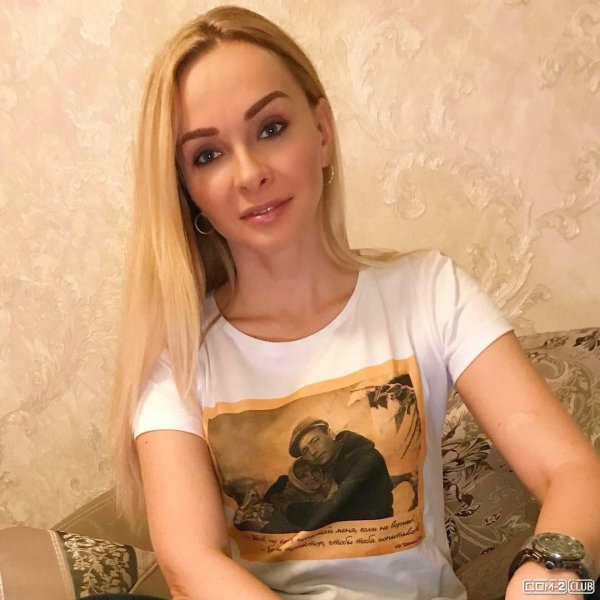 Наталья Варвина и Анастасия Гулимова блондинки