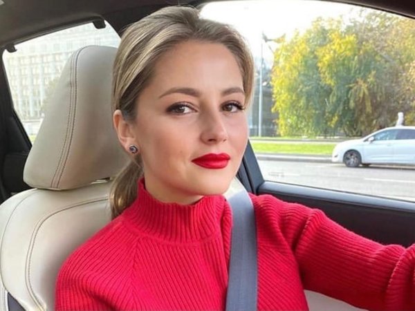 Современная актриса Анна Михайловская в пленяющих образах