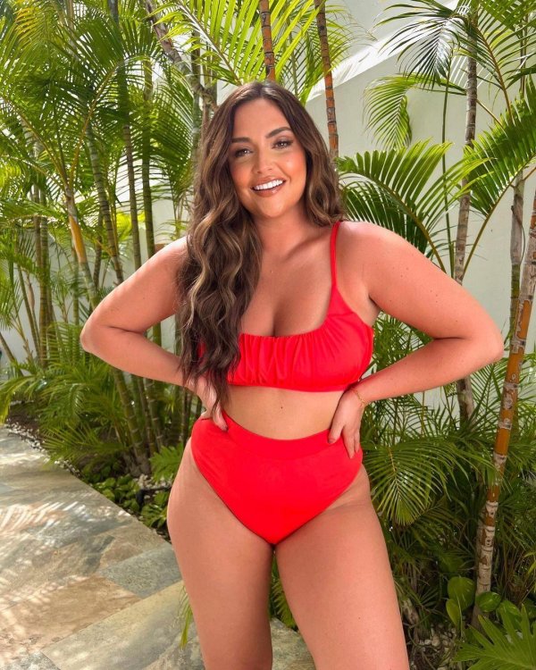 Жаклин джосса, Jacqueline jossa в купальнике, Alyssa sorto