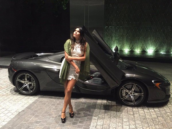 Инесса Тушканова с McLaren в Дубае