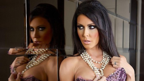 Джессика Джеймс на AVN Awards в соблазнительных позах