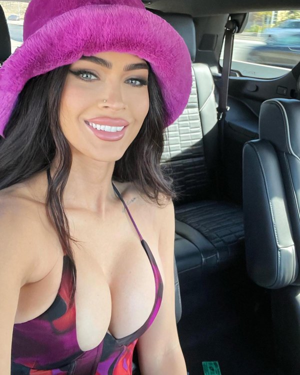 Меган Фокс в фотосессии Sports Illustrated