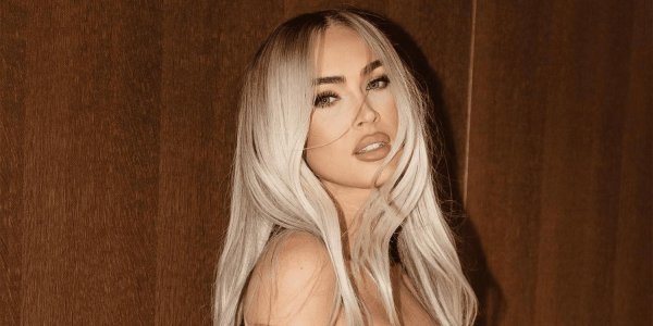 Megan Fox блондинка в сексуальных эротических образах