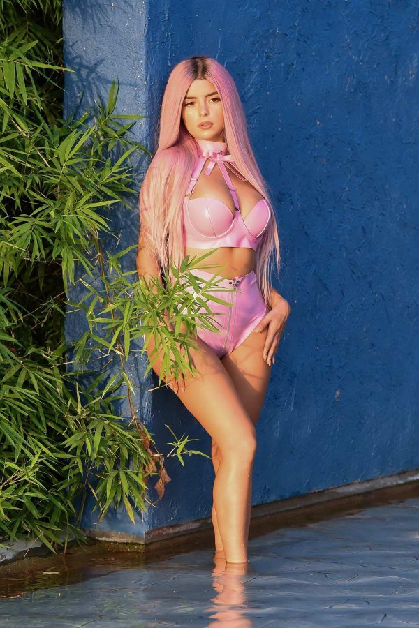 Деми роуз latex, Деми роуз, Demi rose