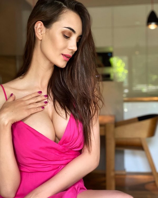 Очаровательная модель Kristyna Schickova на фотосессии