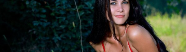 Жаркая Martina Mink без одежды