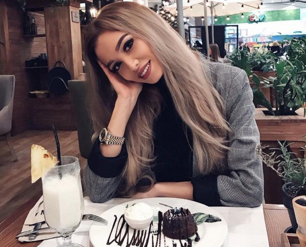 Екатерина Гужвинская модель сияет блондиновой красотой