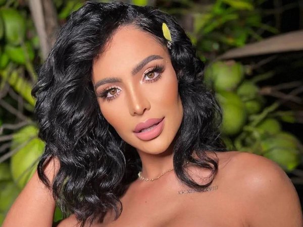 Aline mineiro, Девушка, Kimberly kardashian