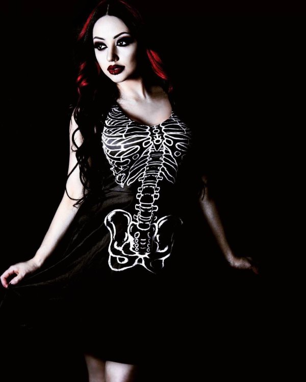 Dani divine ведьма, Dani divine готическая модель, Dani divine