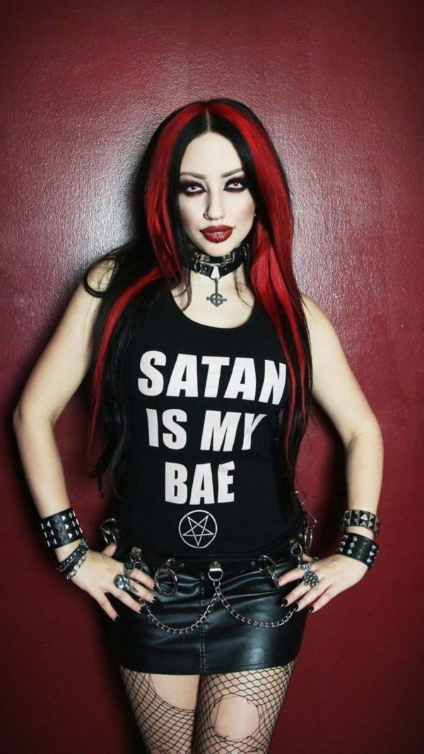 Dani divine сатанизм, Девушка сатанистка, Dani divine