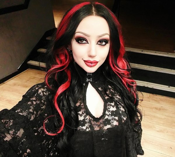 Dani divine, Dani divine vampire, Готическая девушка