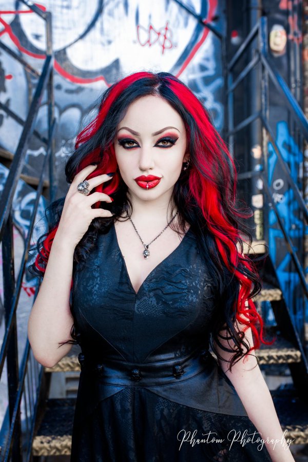 Dani divine, Dani divine ведьма, Dani divine готическая модель