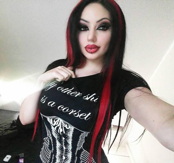 Dani divine, Девушка, Готическая девушка