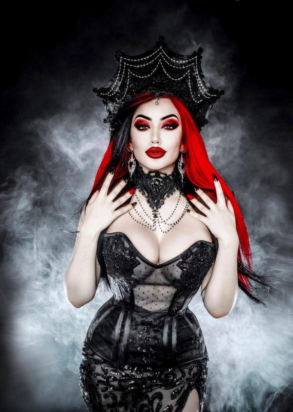 Dani divine, Dani divine ведьма, Dani divine готическая модель
