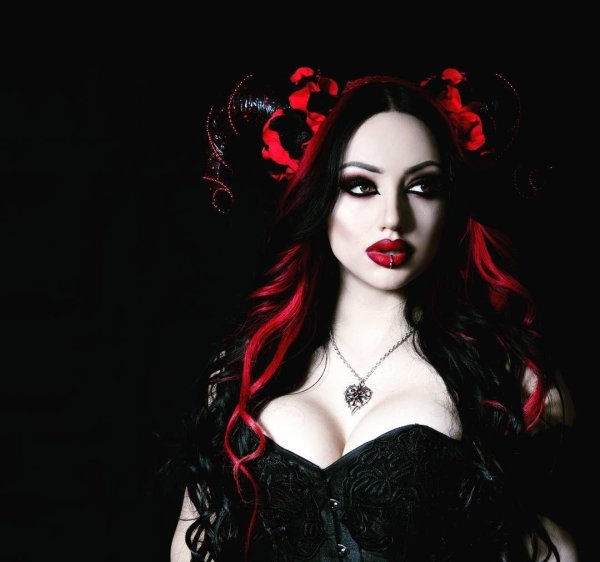 Dani divine готическая модель, Готическая девушка, Dani divine