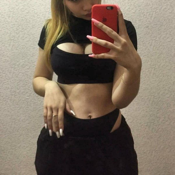 Карина chijikova, Карина чижикова онлифанс сливы, Девушка