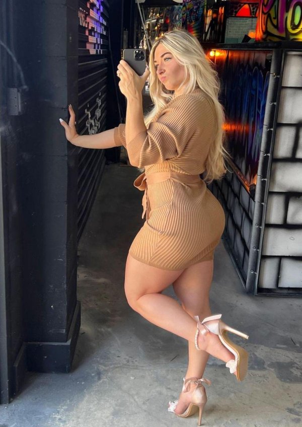 Carriejune anne bowlby, Carriejune bowlby, Тайя кристиан