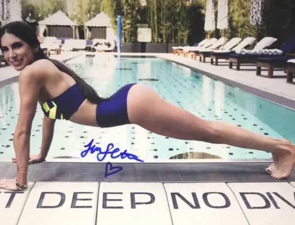 Пламенная фитнес дива Jen Selter в страсти