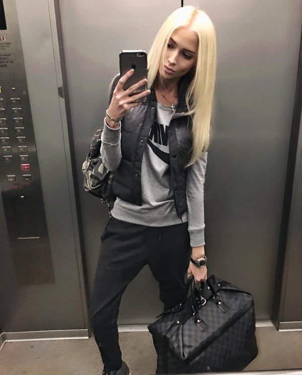 Стильная Алена Шикова в модных образах Instagram