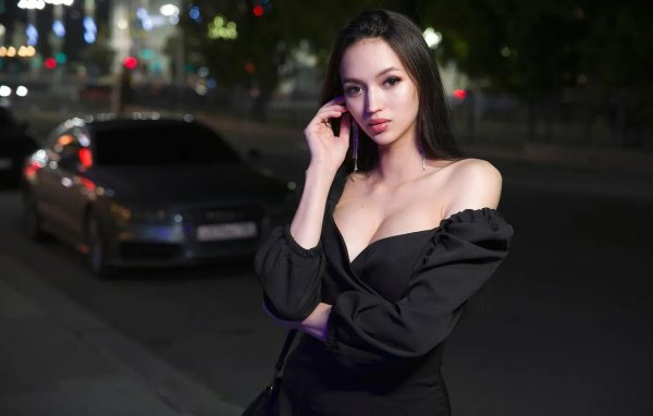 Марина Сена в купальнике с Катеринн Родригес