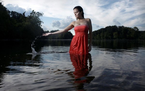 Фотосессия в воде платье