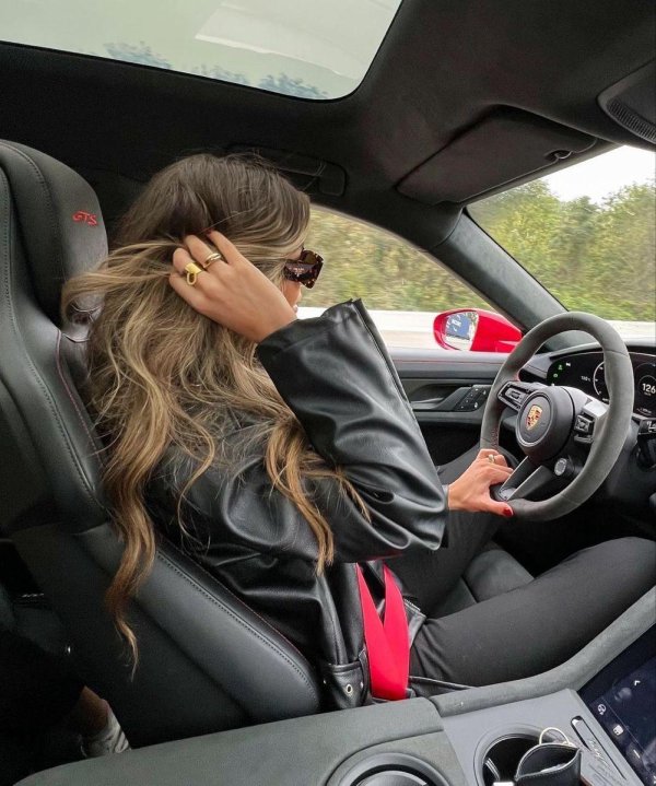 Автомобиль для девушки, Роскошные автомобили, Девушка