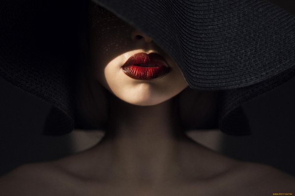 Женщина в шляпе без лица, Девушка в шляпе, Женщина в шляпе