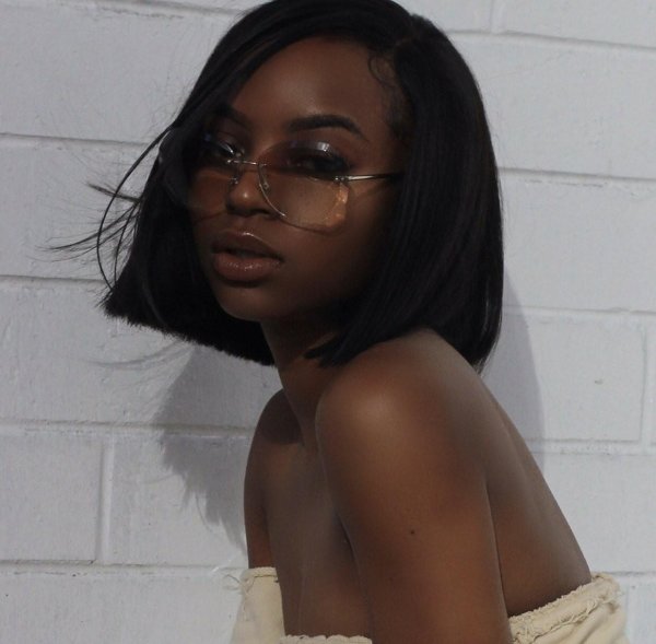 Темнокожая девушка с каре, Темнокожая девушка, Black women hairstyles