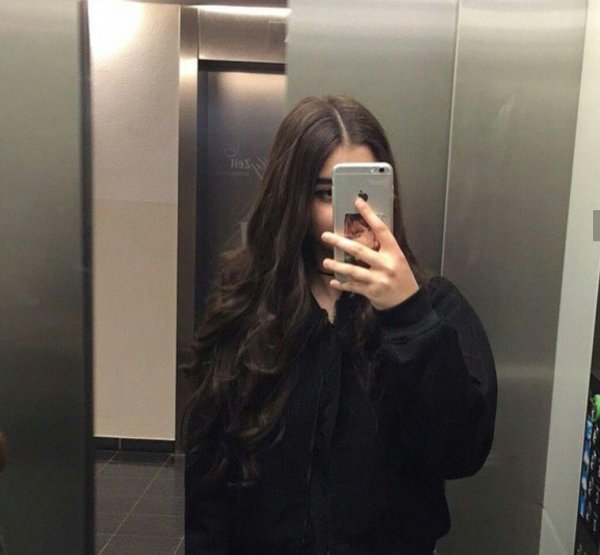Девушка, Девушки селфи в зеркале, Брюнетка девушка