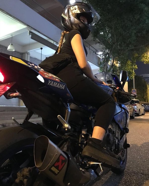 Yamaha r biker, Девушка на мотоцикл, Девушка на мотоцикле в шлеме