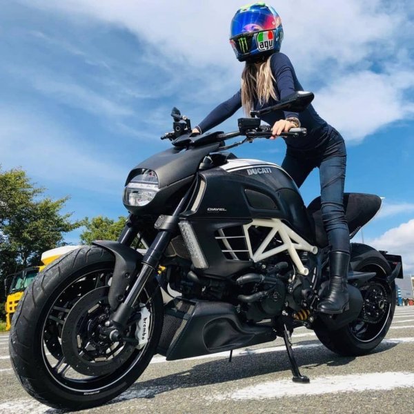 Мотоцикл ducati diavel, Ducati diavel bike, Байкерша на мотоцикле